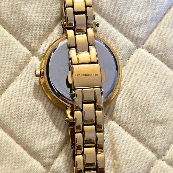 Macy's Charter Club Ladies Goldtone Watch ☆ Gemmed ☆ New Battery ☆ - Picture 4 of 6